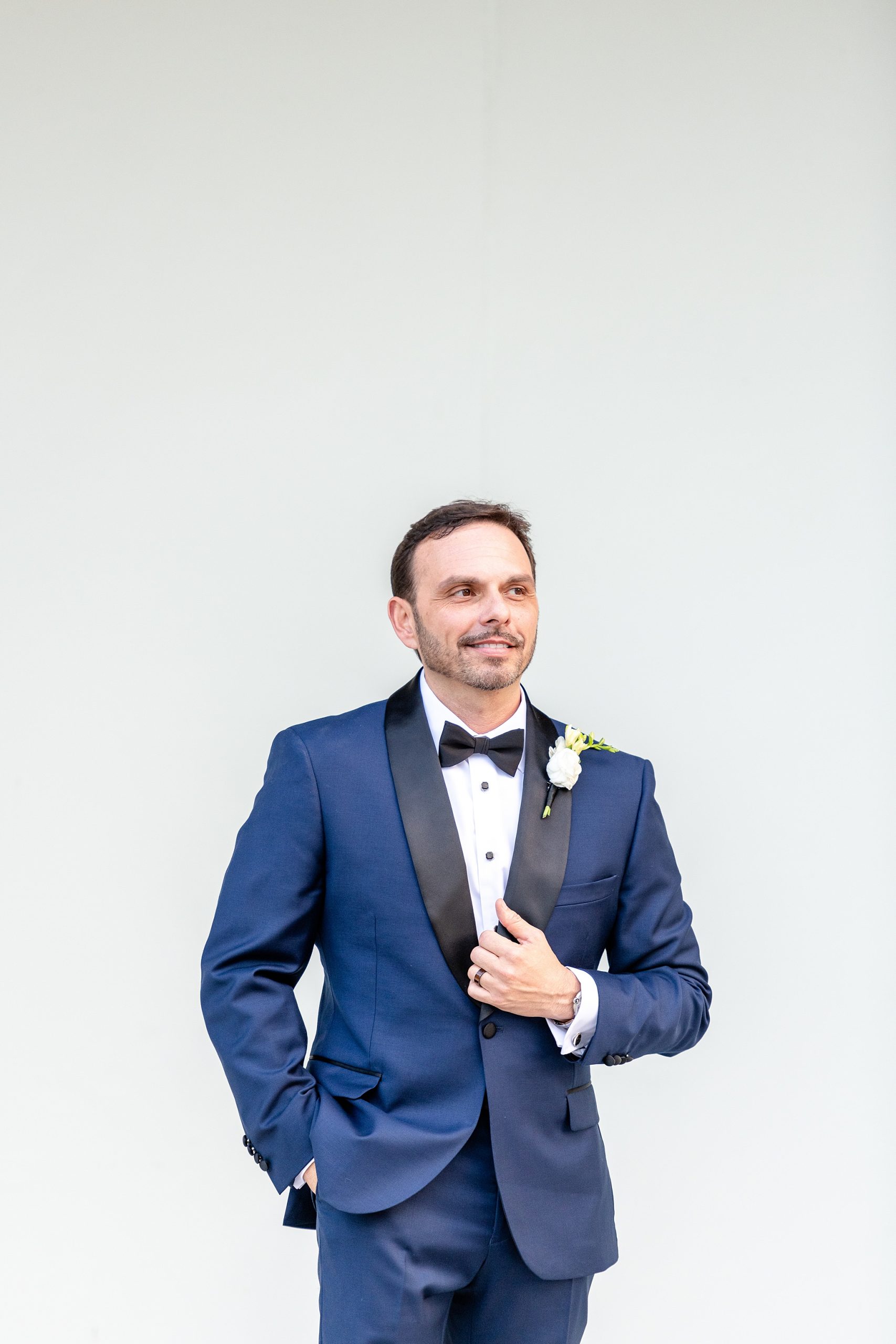 Groom in tux from Mens Wearhouse | Orlando Wedding Photographer