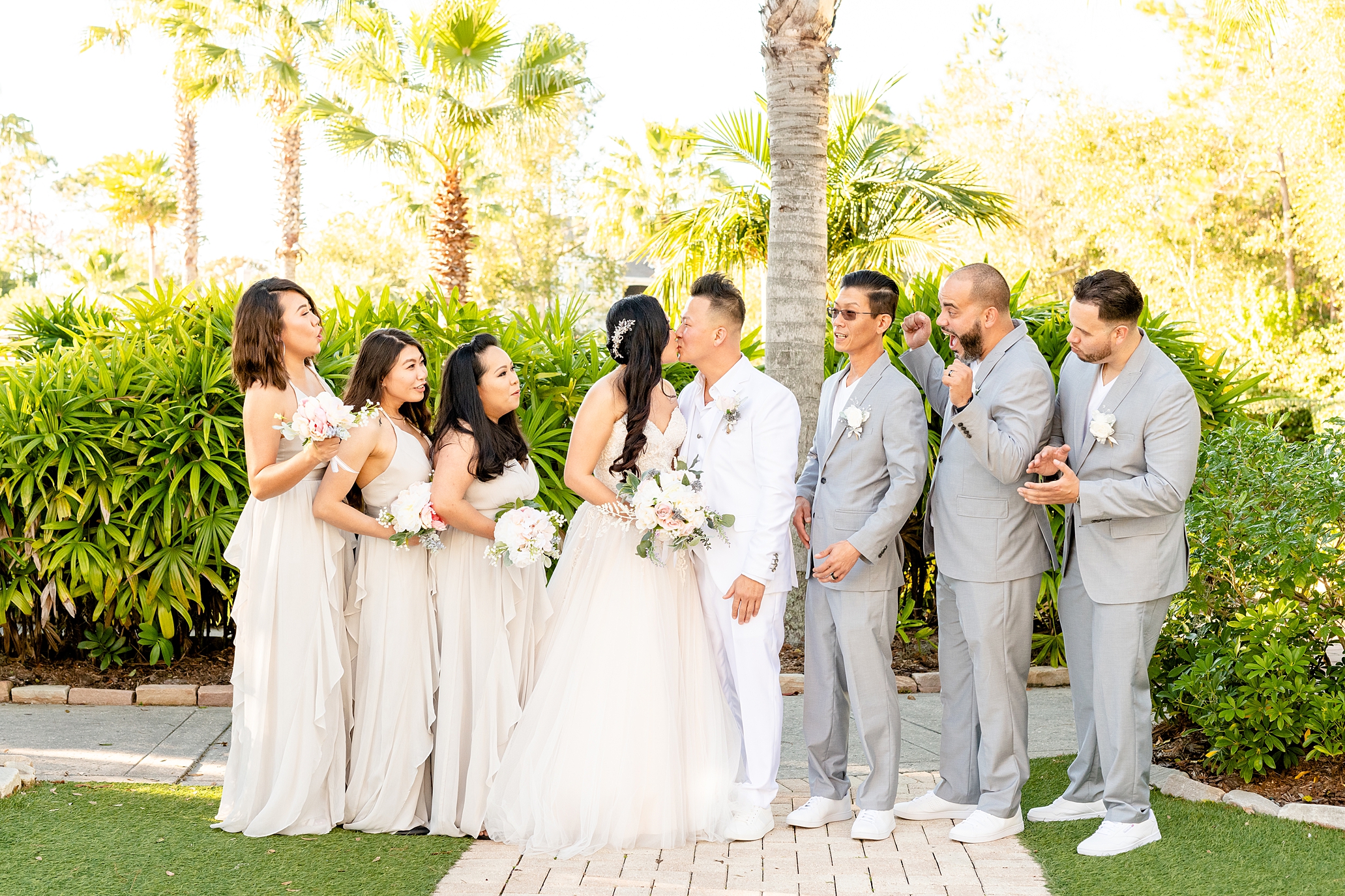 Bridal Party at Paradise Cove Orlando | Orlando Wedding Photographer