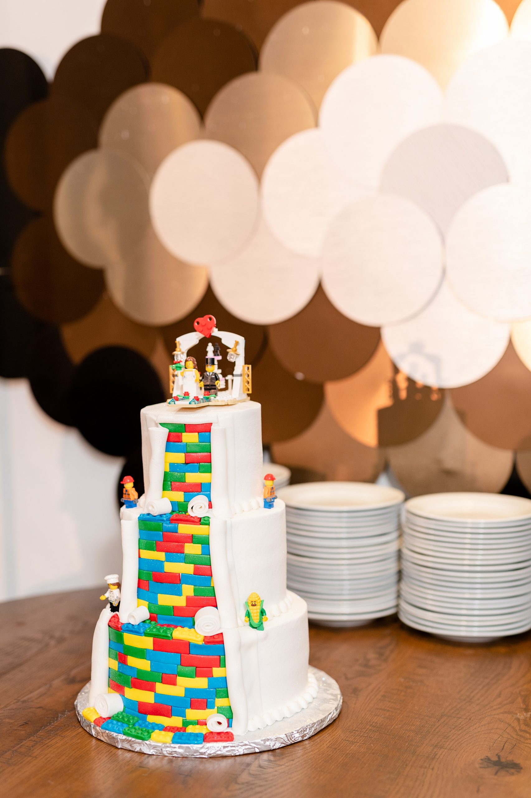 Wedding cake by cut the cake | Orlando Wedding photographer