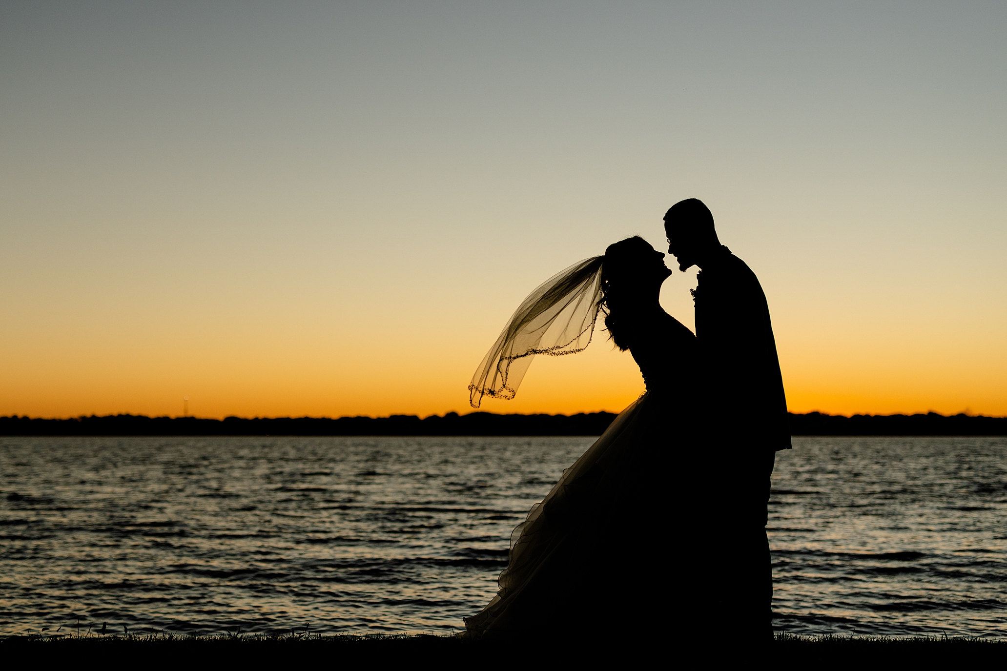 Sunset wedding photos | Orlando Wedding Photographer