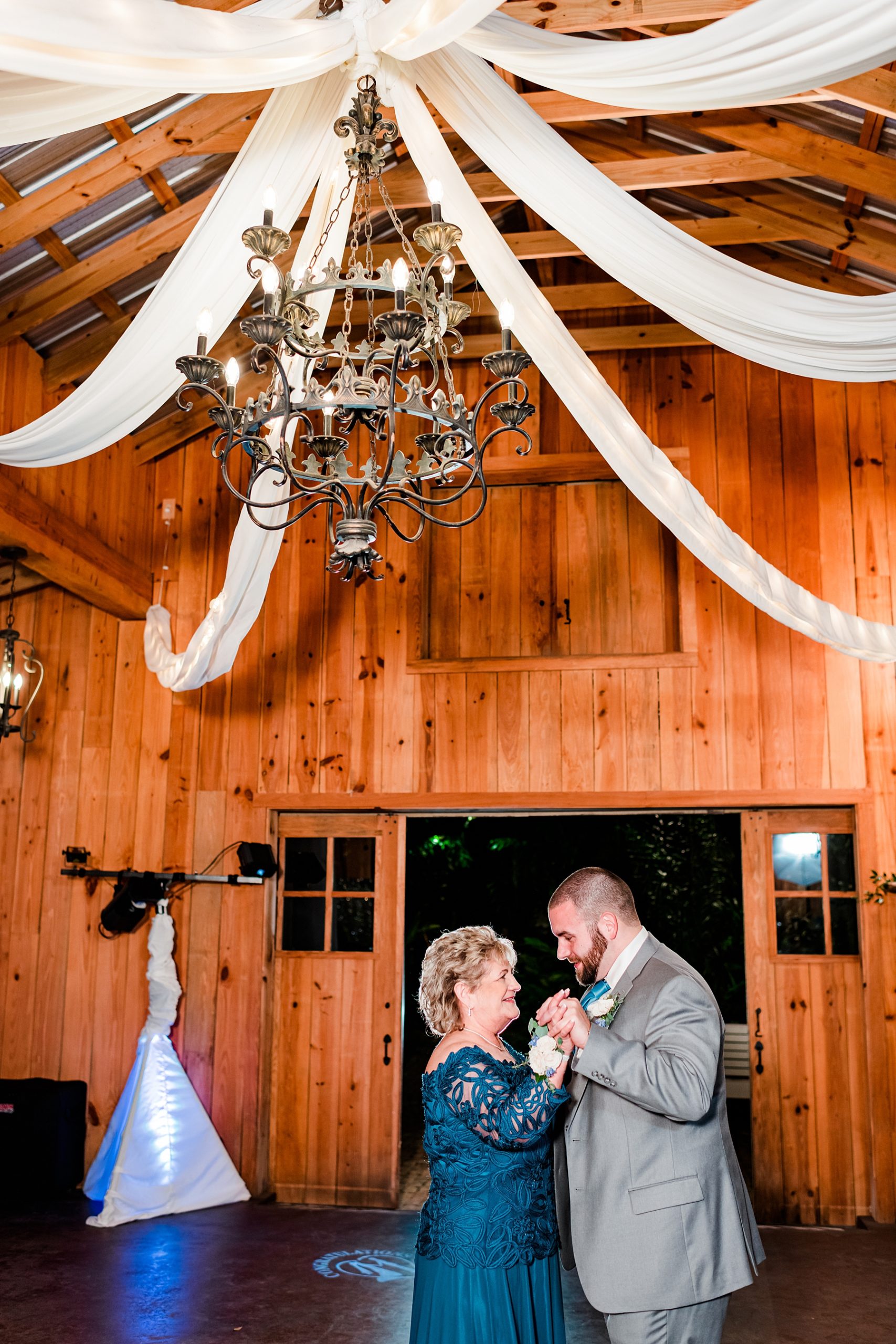 Reception Photos | The Delamater House Wedding | Chynna Pacheco Photography-920